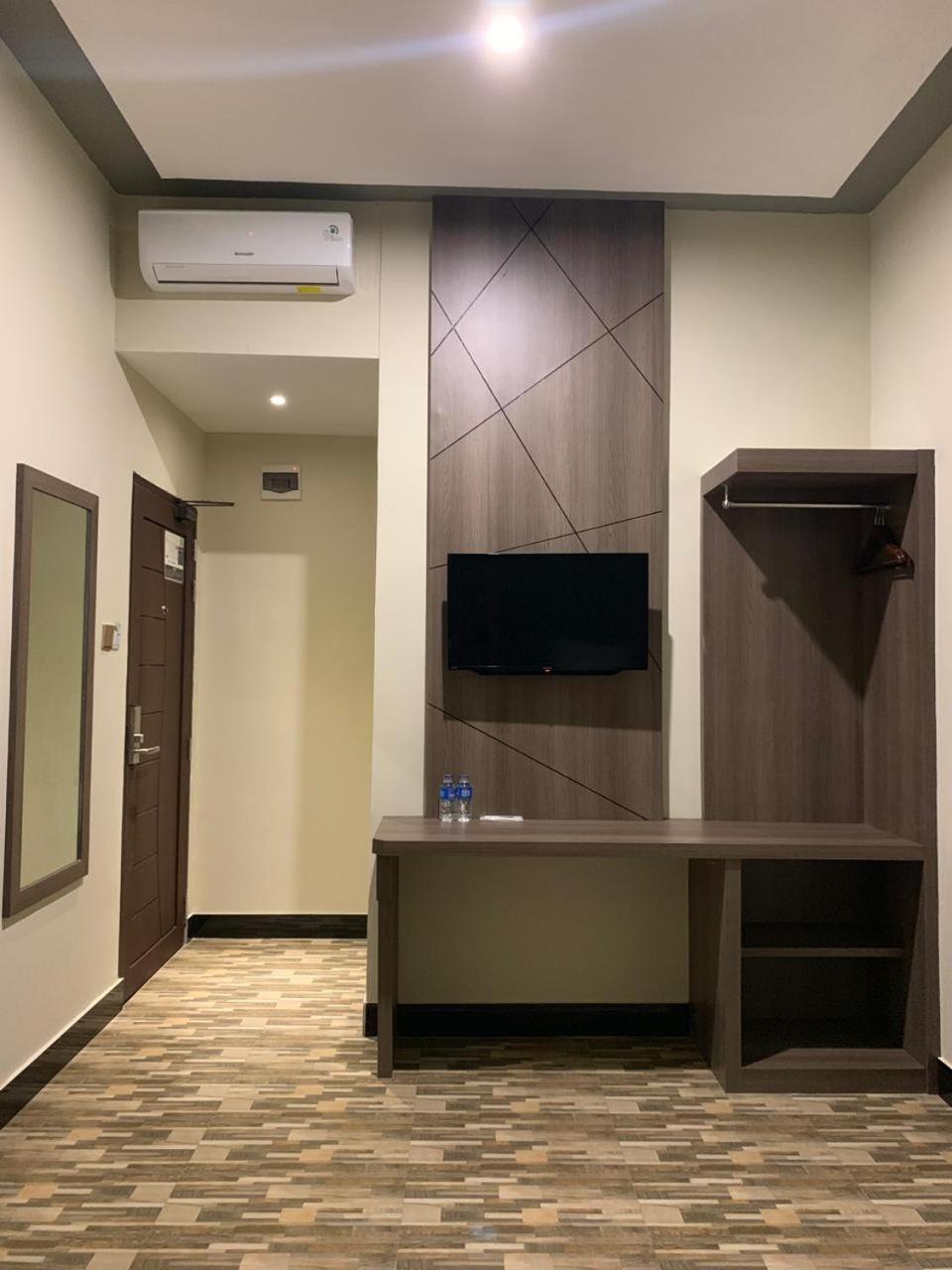Bless Hotels Sintang 외부 사진